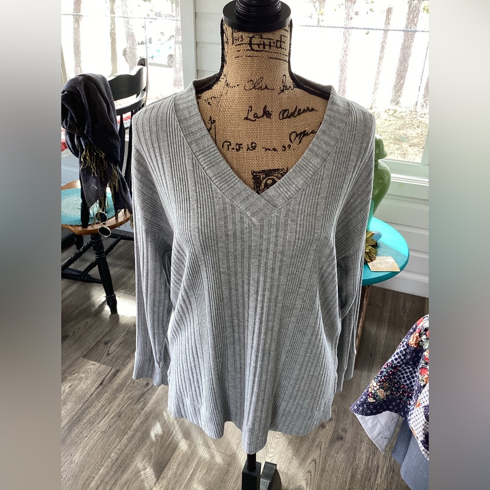 Andrew Marc Heather Gray V-Neck Ribbed Knit Sweater
